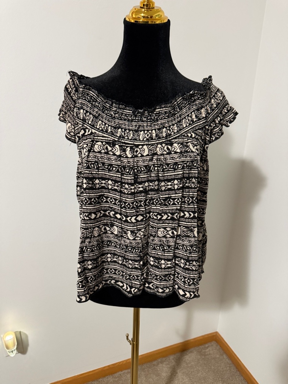 Mossimo Supply Co. Black & White Printed Ruffle-Trim Blouse